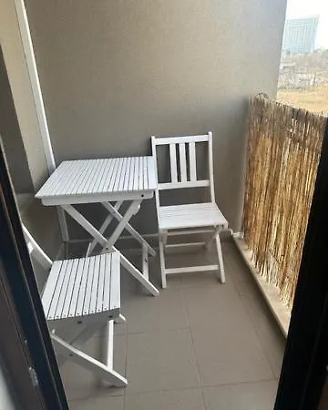 White Lotus Nereya ポモリエ